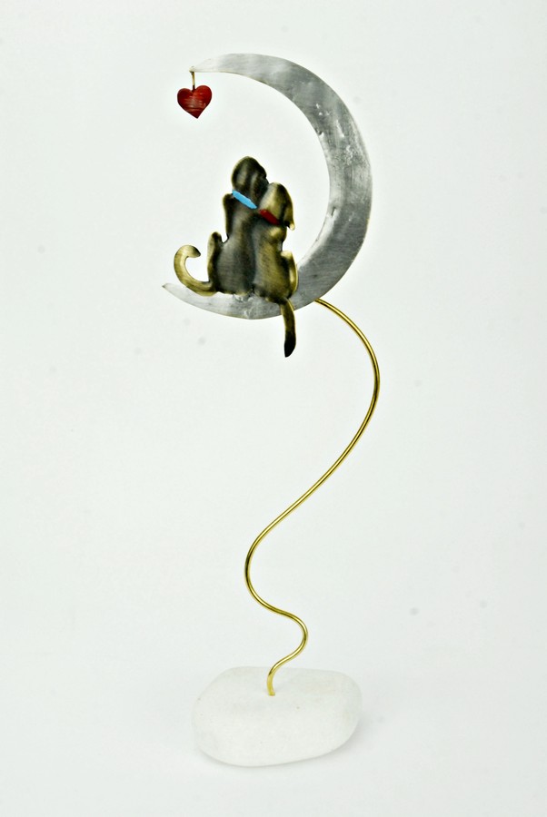 Χειροποίητη Φιγούρα Ζευγάρι Σκυλάκια σε Φεγγάρι από Ορείχαλκο 7x23 cm