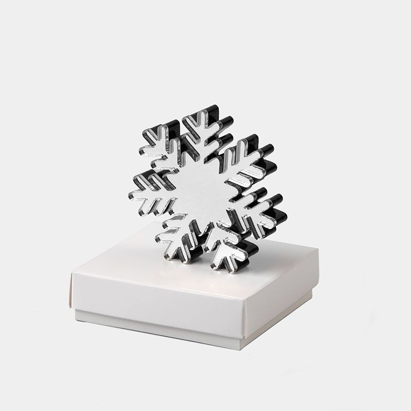 Γούρι Χιονονιφάδα Plexi Glass Ασημί/Μαύρο 12×12 cm
